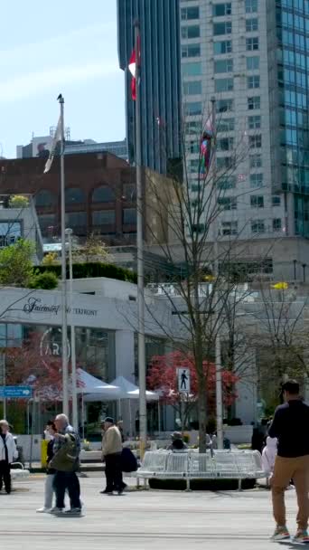 Canada Place Vancouver Canada 2023 Echte Mensen Wandelen Straten Wolkenkrabbers — Stockvideo