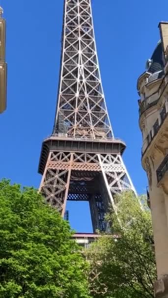 Torre Eiffel Parigi Panoramica Verso Alto Filmati Alta Qualità — Video Stock