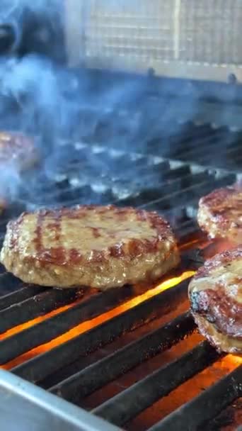 Barbecue Hamburger Cooked Open Fire Turned Meat Patties Ground Minced — Stok video