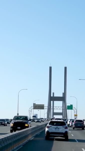 新しいパットゥッロ橋はサリー市とニューウェストミンスター市の間の重要な連絡橋である 新しい4車線の有料橋は カナダ バンクーバー 2023を使用するすべての人に改善を提供します — ストック動画