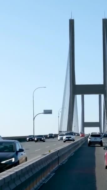 新しいパットゥッロ橋はサリー市とニューウェストミンスター市の間の重要な連絡橋である 新しい4車線の有料橋は カナダ バンクーバー 2023を使用するすべての人に改善を提供します — ストック動画