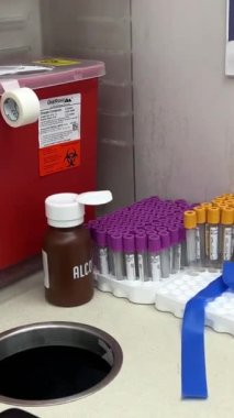 Yaşam Laboratuvarı idrar ve dışkı testleri için Surrey BC, Kanada, Vancouver, 06.30.2023