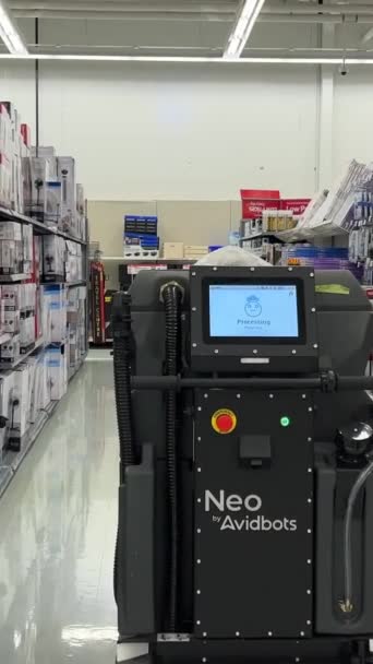 Avidbotsネオロボット掃除床トロント カナダのイートンセンターモール アビドボット アビドボット社が開発した床スクラブロボットSurrey Walmart Canada Vancouver 2023 — ストック動画