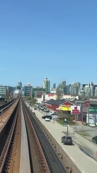 Vancouver Skytrain Nya Kanada Linje Till Surrey Hem Skenor Tåg — Stockvideo
