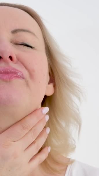 Woman Grabs Her Throat Because Piercing Sore Throat High Quality — Stock Video