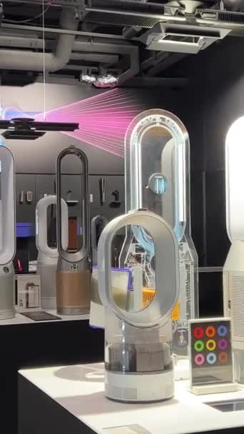 Dyson Rons Vacuum Cleaners Other Equipment Home Appliance Store Girl — Video Stock