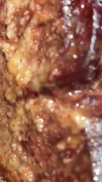 Mariniertes Fleisch Zubereitung Für Grill Picknicks Freien Männliche Hände Nehmen — Stockvideo