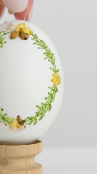 Pascua Vacaciones Primavera Cocinar Krashenok Decorar Cáscaras Huevo Bordado Huevos — Vídeo de stock
