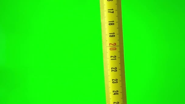 Female Hands Frame Green Chromakey Background Measured Yellow Centimeter Top — Vídeos de Stock
