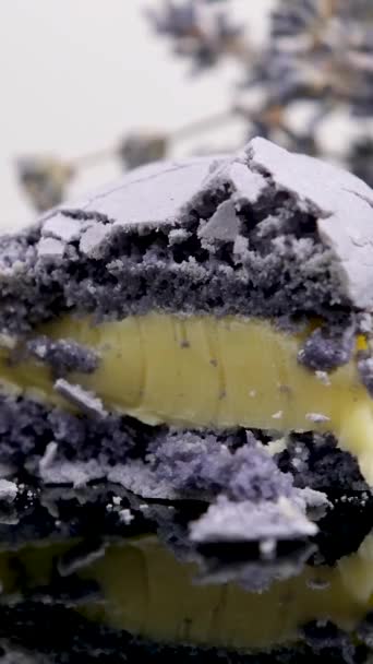 Lavender Violet Makaron Dalam Mangkuk Kaca Berputar Video Prores Rekaman — Stok Video