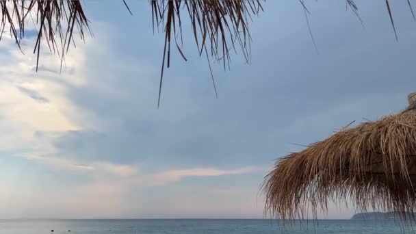 Cabanas Praia Pitorescas Longo Albânia Riviera Início Manhã Durante Belo — Vídeo de Stock