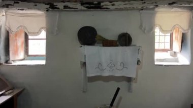 Cirokastra Müzesi Şehri Arnavut komünist lider Enver Hoca 'nın doğum yeri olarak biliniyor. UNESCO Dünya Mirası Alanı, Osmanlı Şehri Cirokastra, Arnavutluk