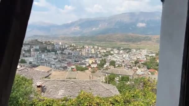 Kota Museum Gjirokastra Dikenal Sebagai Tempat Kelahiran Pemimpin Komunis Albania — Stok Video