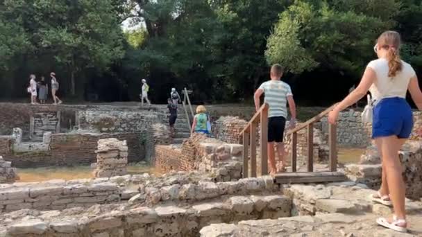 Butrint Sarande Albania Baptisterio Romano Cinematográfico Antiguo Sitio Histórico Centro — Vídeos de Stock