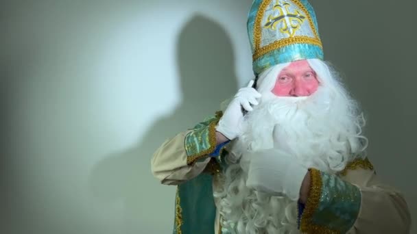 Saint Nicholas Santa Claus Talking Phone Showing Thumb Class Thumb — Stock Video