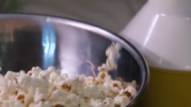 Popcorn Főzés Otthon Egy Speciális Gép Karamell Töltelék Karamellizált Popcorn — Stock videók