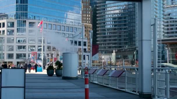 Centrul Orașului Vancouver Clădiri Birouri Waterfront Canada Place Pacific Oameni — Videoclip de stoc