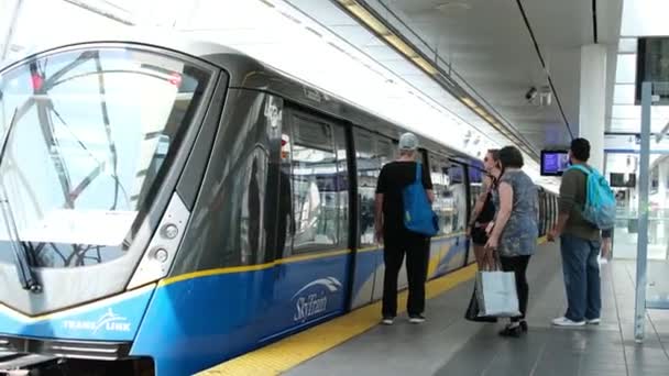 Sky Train Train Canceled All Trains Car Breakdown People Waiting — Stock Video