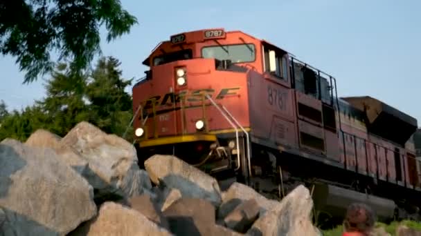 Canadian Pacific Railway Diesel Engine Locomotive Freight Train Departing Industrial — Stock Video