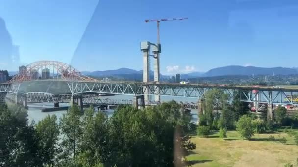 Veien Fra Surrey Vancouver Utsikten Fra Himmeltoget Til Broen Stillehavet – stockvideo
