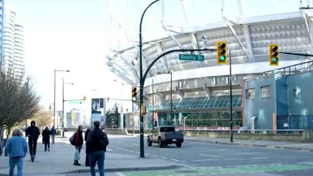 Vancouver Plats Stadion Och Omgivande Byggnader Skjuten Från Rörlig Båt — Stockvideo