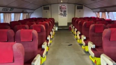 Arnavutluk 'tan Korfu Adası' na giden İznik Denizi gezisinde insanların görebileceği bir gemi aracıyla Saranta kentine giden feribot roketi. denizaltı