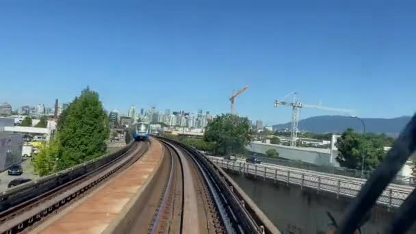 Sky Train Station New Train Arriving Departing Station People Waiting — Stock Video