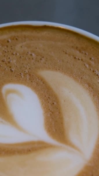 Kopp Kaffe Med Trädmönster Vit Kopp Cappuccino Kaffekopp Med Latte — Stockvideo