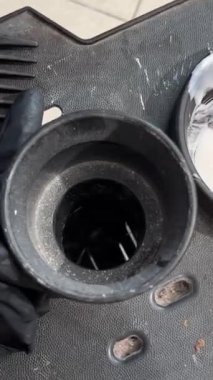 Saç boyası ve üst görünüm siyah arkaplan için araçlar