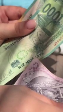 5 bin kadar Arnavut LEK 'i kapatın. Arnavutluk ulusal para birimi. Yüksek kalite 4k görüntü