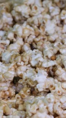 Karamel aromalı, patlamış mısır aromalı patlamış mısır. Yüksek kalite 4k görüntü
