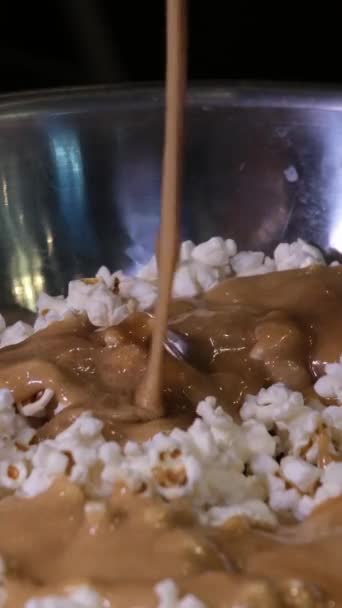 Koken Popcorn Popping Verwarmde Bak Pan Slow Motion Popcorn Bakken — Stockvideo