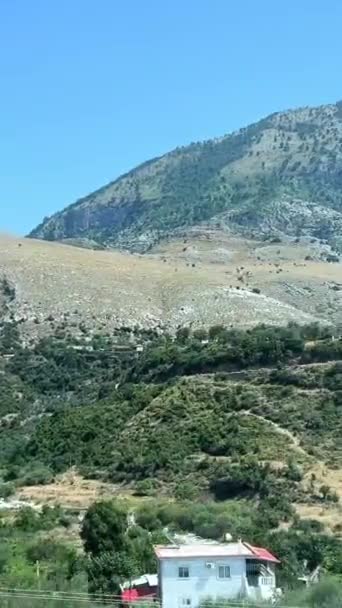 Estrada Para Albania Montanhas Planícies Estrada Passagem Através Montanha Hotéis — Vídeo de Stock