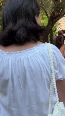 Butrint, Sarande İlçesi Arnavutluk Sinematik Roma Baptisterisi, Antik UNESCO Dünya Mirasları Merkezi 4K. Eski bir Buthrotum kasabasının kalıntıları. Arnavutluk, Butrint 09.09.2023