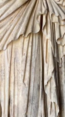 Arnavutluk 'ta Butrint, 4K' da UNESCO Dünya Mirasları Merkezi Sineması. Antropoloji Taş Müzesi Arnavutluk 'un 09.09.2023 heykelini yaptı