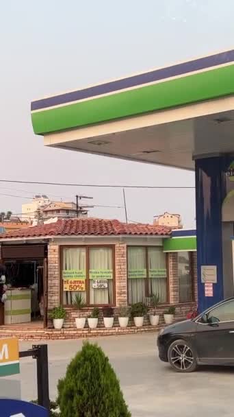 Tankstelle Albanien Gaspreise Auto Der Tankstelle Tankstelle Mit Benzin Oder — Stockvideo