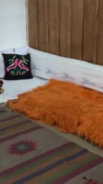 Cirokastra Müzesi Şehri Arnavut komünist lider Enver Hoca 'nın doğum yeri olarak biliniyor. UNESCO Dünya Mirası Alanı, Osmanlı Şehri Cirokastra, Arnavutluk 09.09.2023