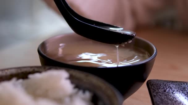 Soupe Miso Est Une Soupe Traditionnelle Japonaise Composée Principalement Pâte — Video