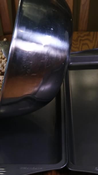 Popcorn Thuis Koken Een Speciale Machine Karamel Vulling Gekarameliseerde Popcorn — Stockvideo