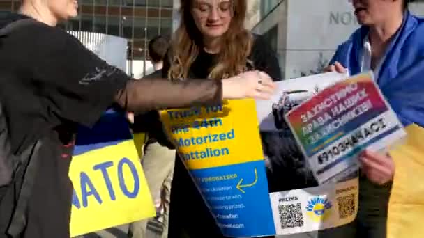 Manifestation Canada Dans Centre Ville Contre Guerre Ukraine Les Gens — Video