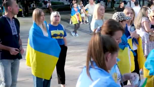 Manifestación Canadá Centro Ciudad Contra Guerra Ucrania Personas Con Banderas — Vídeo de stock