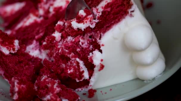 Délicieux Gâteau Rouge Velours Blanc Aéré Crème Rouge Couches Gâteau — Video