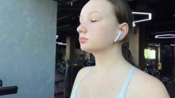 Membuat Sosok Cantik Dari Seorang Gadis Remaja Usia Muda Yang — Stok Video