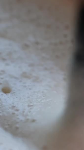Frappe Com Xarope Açúcar Café Com Leite Deliciosa Bebida Alta — Vídeo de Stock