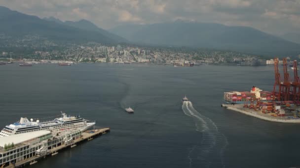 밴쿠버 캐나다 여름에 밴쿠버 레스토랑의 상단에서 밴쿠버 내려다 보이는 — 비디오