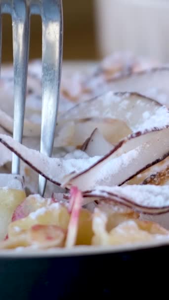Lahodná Pusinka Palačinkami Kokosovými Vločkami Restaurace Podávající Snídani Kavárně Oběd — Stock video