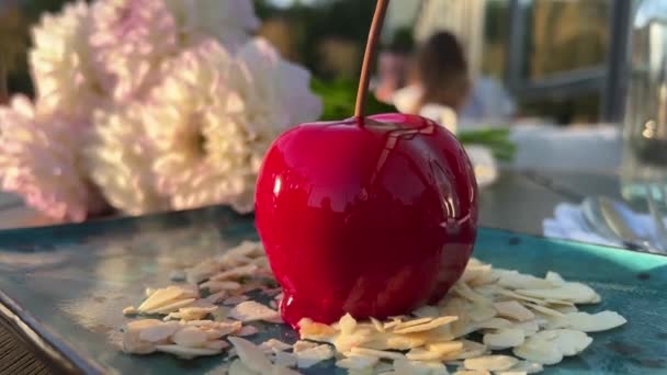 Jabłko Miłości Talerzu Wysokiej Jakości Zdjęcie — Wideo stockowe