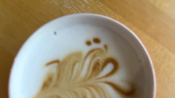 Szív Latte Művészet Forró Kávé Ital Csésze Kávé Van Asztalon — Stock videók
