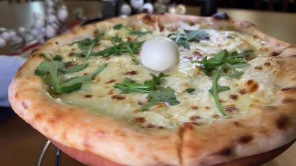 Піца Маргерита Італійська Кухня Неаполітанська Піца Маргерита Піца Маргерита Плавленим — стокове відео