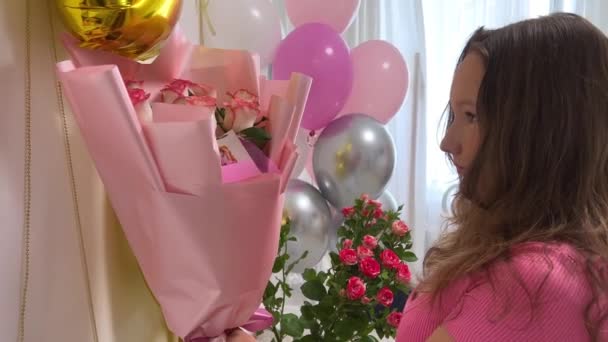 Celebrate 15Th Birthday Teenager Girl Runs Room Pulling Helium Balloons — Stock Video